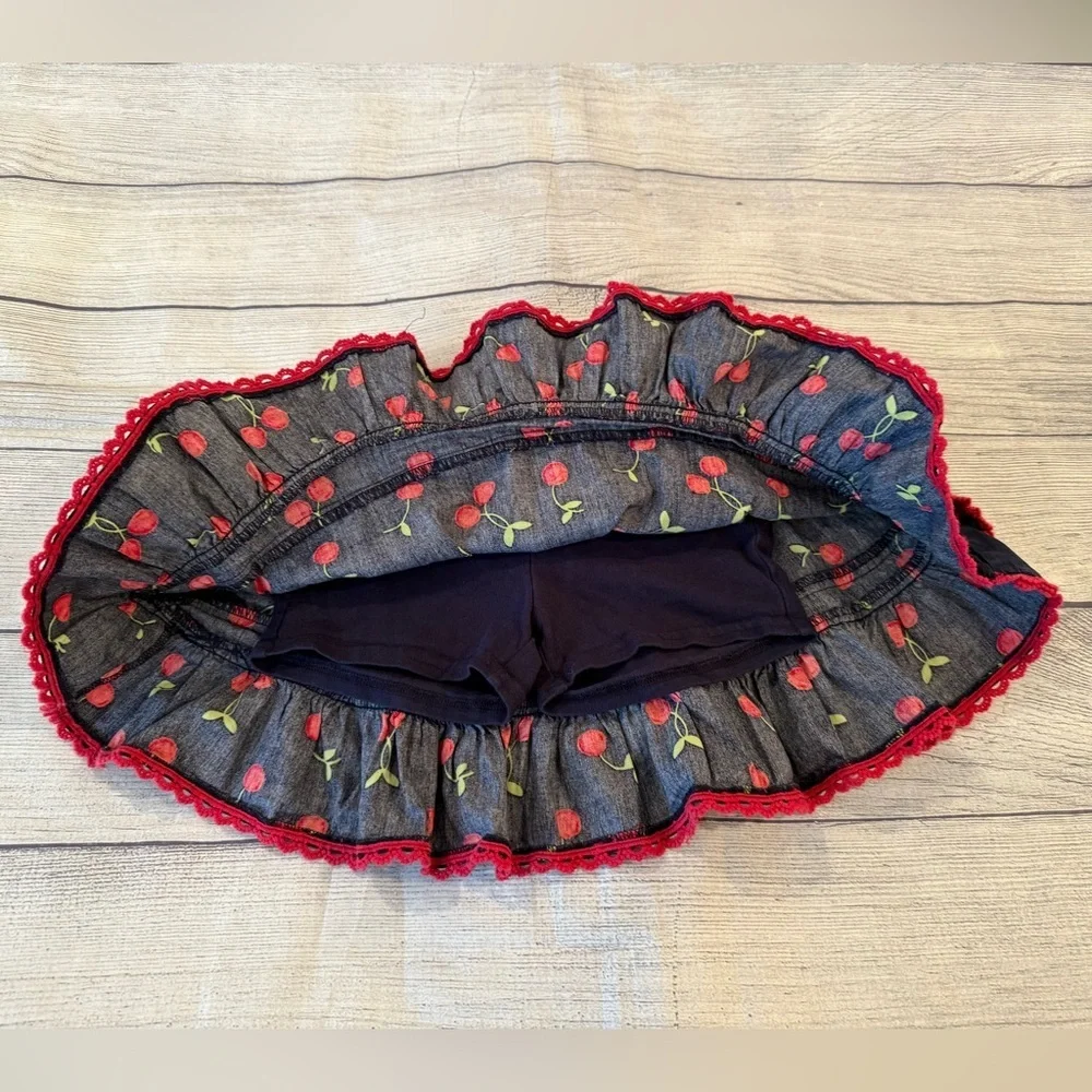GYMBOREE Playful Cherry Embroidered Skort/size 5T